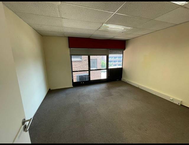 539M² OFFICE TO LET IN ALRODE